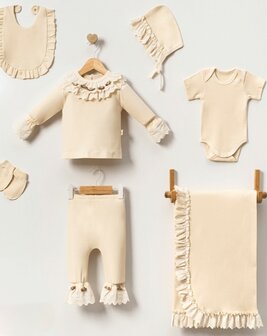 Babyset beige grote set  LITTLE FLOWER 